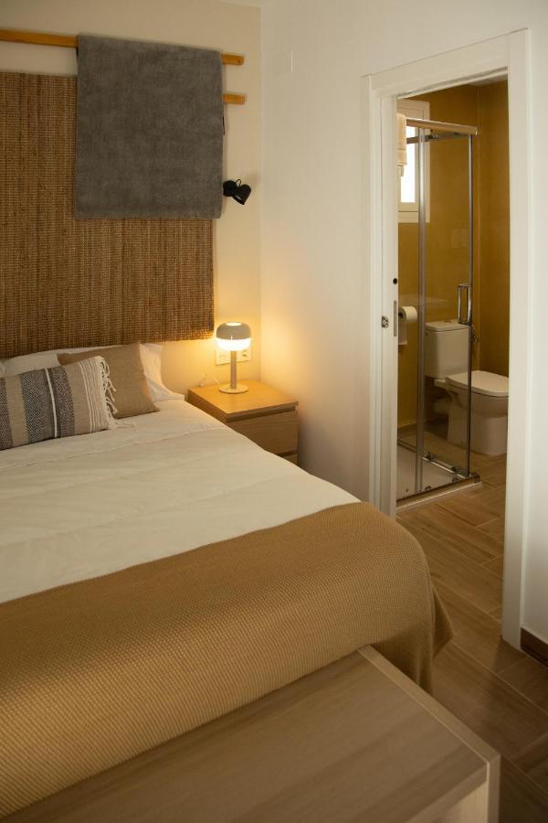 Hotel Los Alamos Boutique Пласенсія Екстер'єр фото