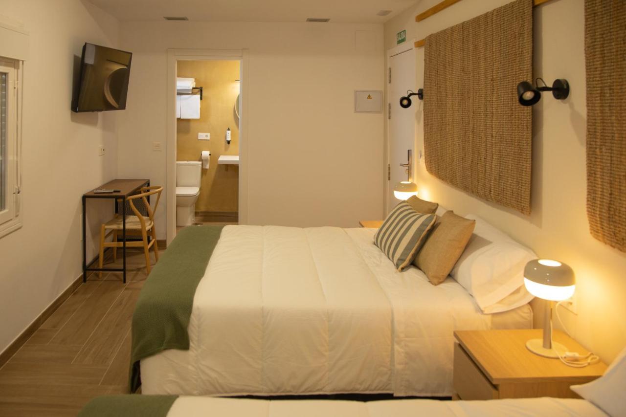 Hotel Los Alamos Boutique Пласенсія Екстер'єр фото