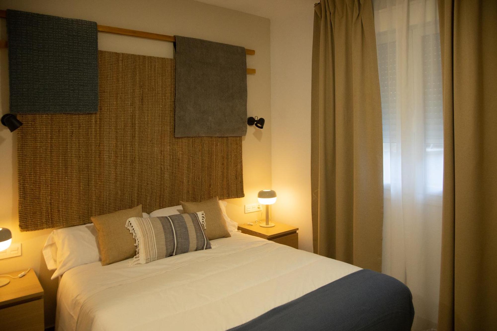 Hotel Los Alamos Boutique Пласенсія Екстер'єр фото